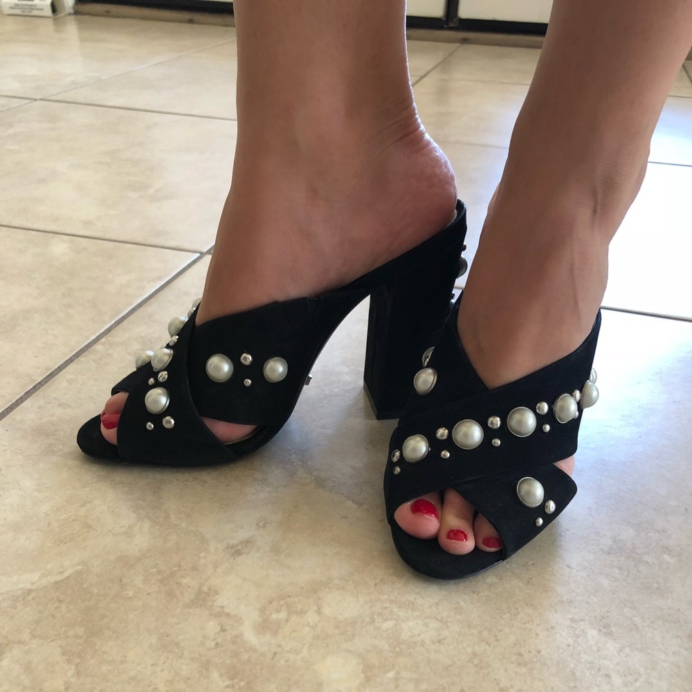 Black Slide heel with pearl embellishments!!!